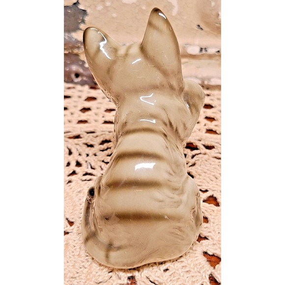 Vintage Porcelain Grey Cat Kitten w/ Stripes Ready to Play Figurine - Picture 2 of 4